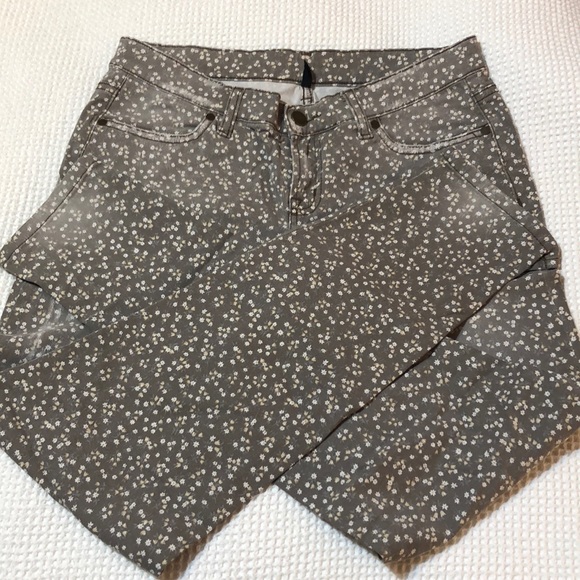 United Colors Of Benetton Pants - United Colors of Benetton Faded Frayed Pants